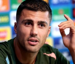 转会期皇家马德里调整名单以备欧超杯，更衣室发声环节打磨，气氛紧张，控场能力受关注的简单介绍-九游体育下载